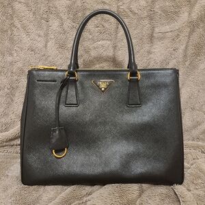 Prada Galleria Saffiano tote bag